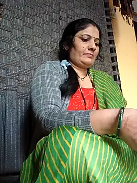 Snapshot of Rakhi99x chatting on 10-15-25, 02:44 Rakhi99x online show from 10-15-25, 02:44