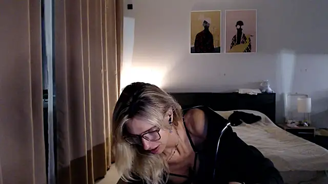 VivianCoke online show from 10-06-25, 06:16