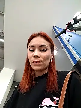 dulcelatin21 online show from 10-09-25, 07:45