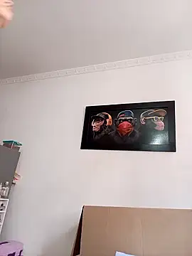 dulcelatin21 online show from 12-17-25, 04:02