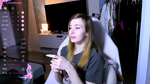 ZoyaMill online show from 04-11-26, 07:56