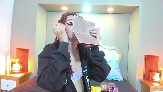 AteneaGreyy online show from 10-22-25, 11:54