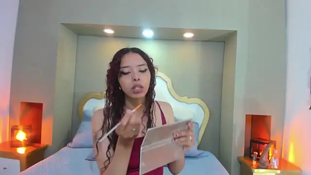 AteneaGreyy online show from 11-08-25, 12:05