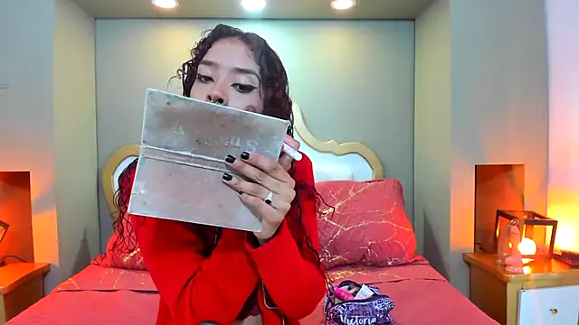 AteneaGreyy online show from 12-05-25, 12:14