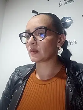 Snapshot of sarita_star chatting on 11-25-25, 01:38 sarita star online show from 11-25-25, 01:38