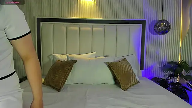 MariathLittle online show from 10-24-25, 05:20