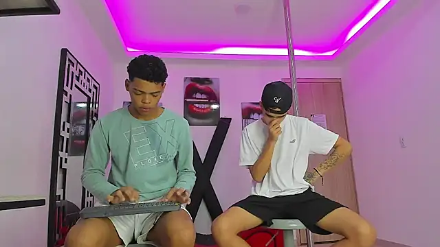 PRETTY FEM online show from 10-12-25, 01:21