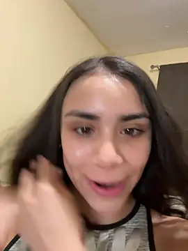 Snapshot of Ariovalle chatting on 04-18-26, 06:06 Ariovalle online show from 04-18-26, 06:06