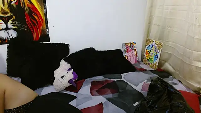 Divinejewel444 online show from 12-18-25, 08:20