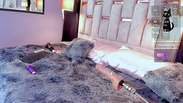 melody-rouss online show from 10-31-25, 03:57