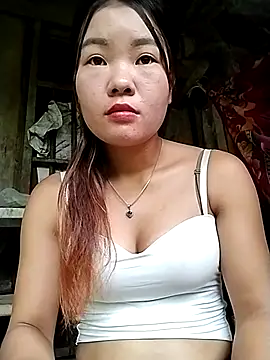 Snapshot of lylylove chatting on 09-15-25, 12:32 lylylove online show from 09-15-25, 12:32
