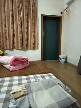 xiiuuff18 online show from 06-09-26, 01:56