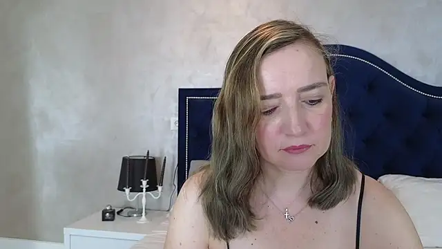 Snapshot of Blue_Angel_Sweet chatting on 10-13-25, 03:39 Blue Angel Sweet online show from 10-13-25, 03:39