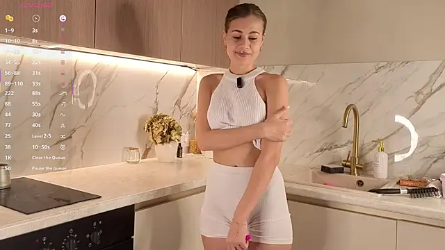 MorteBelle online show from 10-27-25, 06:06