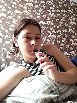 Snapshot of ToryTayler chatting on 07-23-26, 12:25 ToryTayler online show from 07-23-26, 12:25