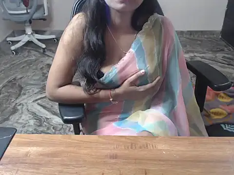  LoveBirds online show from 03-03-26, 06:03