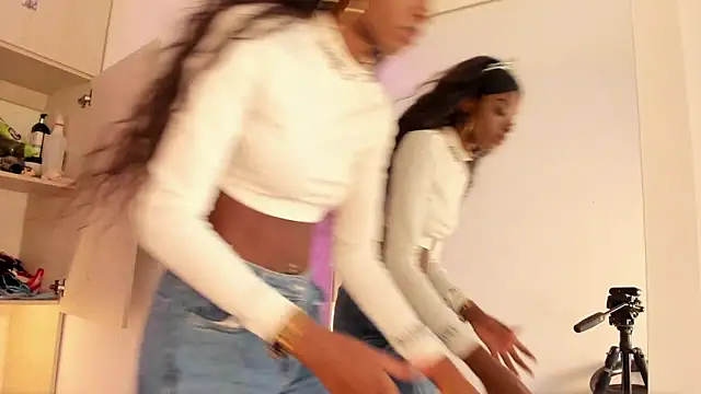 Stefannyevans  online show from 02-12-26, 02:01