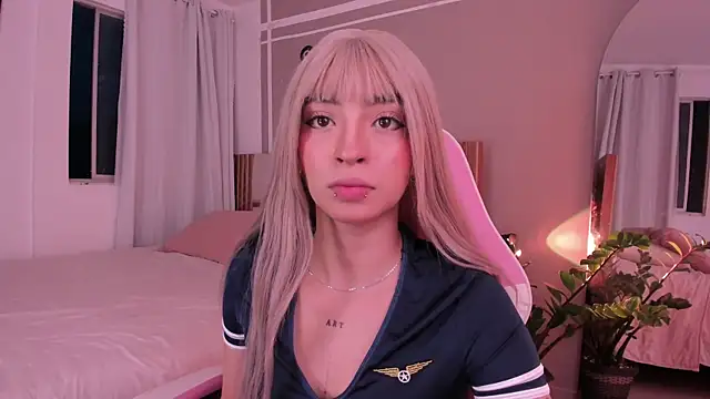 Snapshot of EmystarX chatting on 06-06-26, 11:31 EmystarX online show from 06-06-26, 11:31