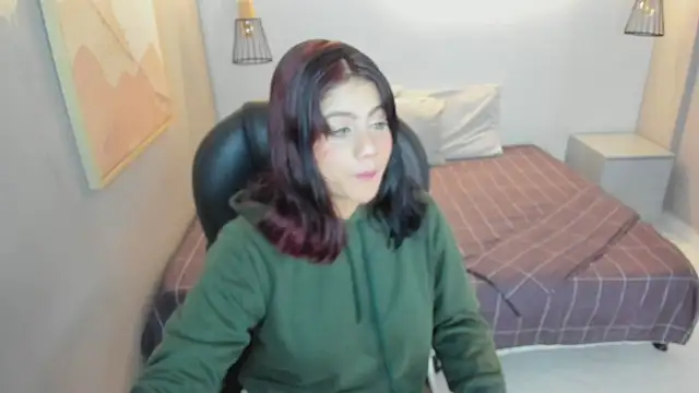 Julieth brown  online show from 11-16-25, 12:44