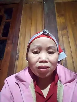  YooY  online show from 11-13-25, 11:31