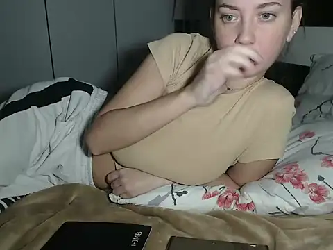 petite danielle online show from 10-07-25, 12:52