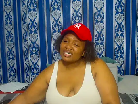 JUICEYLIPS333 online show from 11-08-25, 06:24