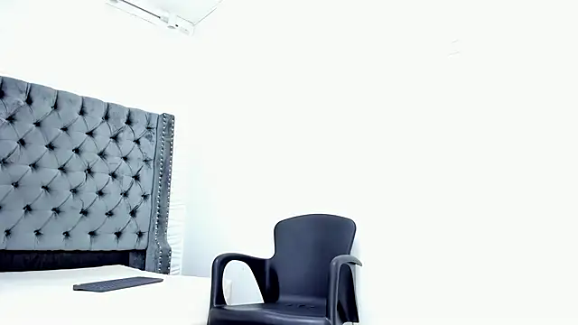 DOUGLAS 099 online show from 10-11-25, 04:22