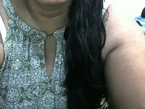 Snapshot of bosemalini chatting on 10-05-25, 05:33 bosemalini online show from 10-05-25, 05:33