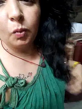 Snapshot of Jann_Riya333 chatting on 09-25-25, 01:20 Jann Riya333 online show from 09-25-25, 01:20