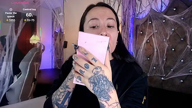 Zami Escobar of online show from 11-05-25, 05:35