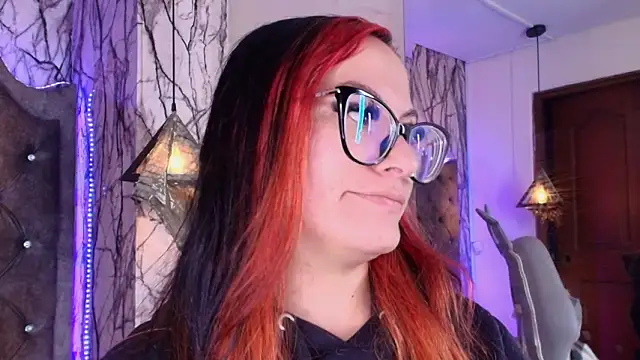 Zami Escobar of online show from 02-25-26, 06:28