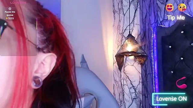 Zami Escobar of online show from 03-26-26, 05:51