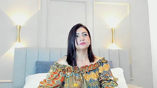 victoria bourne online show from 10-11-25, 07:23