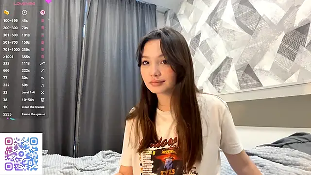 KiraVelvet online show from 10-27-25, 11:25