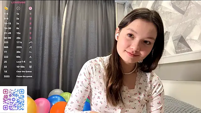 KiraVelvet online show from 11-19-25, 09:31