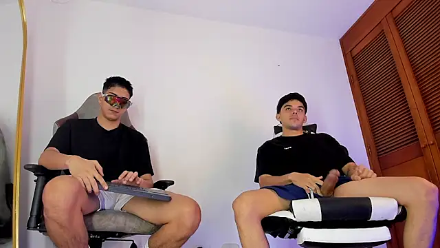 sotooliver3 online show from 03-04-26, 08:37