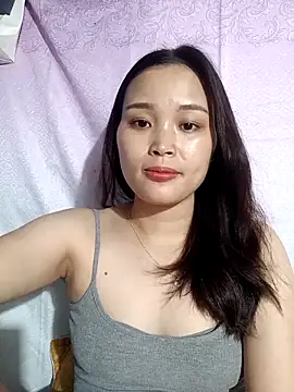 Snapshot of Lili_lovely chatting on 09-20-25, 02:40 Lili lovely online show from 09-20-25, 02:40