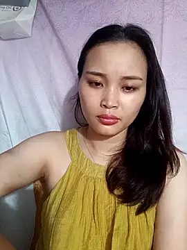 Snapshot of Lili_lovely chatting on 09-21-25, 03:02 Lili lovely online show from 09-21-25, 03:02