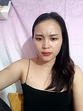 Snapshot of Lili_lovely chatting on 09-23-25, 01:08 Lili lovely online show from 09-23-25, 01:08