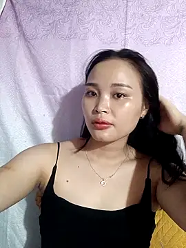 Snapshot of Lili_lovely chatting on 09-29-25, 01:44 Lili lovely online show from 09-29-25, 01:44