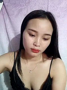 Snapshot of Lili_lovely chatting on 10-20-25, 03:18 Lili lovely online show from 10-20-25, 03:18
