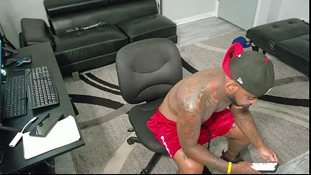 SLANGONDEMHOES online show from 10-13-25, 04:07