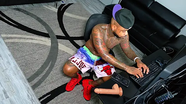 SLANGONDEMHOES online show from 12-14-25, 04:23