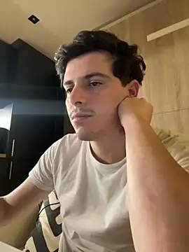 Snapshot of dock_75 chatting on 10-19-25, 03:34 dock 75 online show from 10-19-25, 03:34