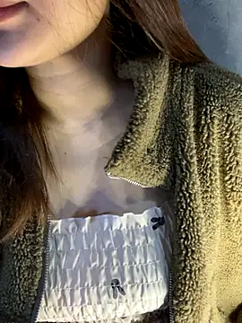 Hinne07 online show from 12-15-25, 02:43