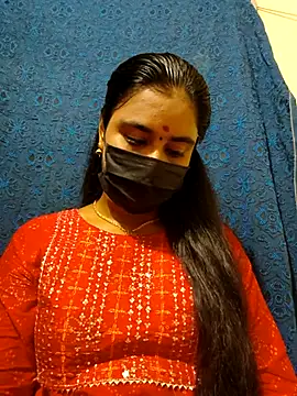 Snapshot of mini-queen chatting on 04-11-26, 06:01 mini-queen online show from 04-11-26, 06:01