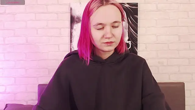 Ericha Stone online show from 09-30-25, 01:32