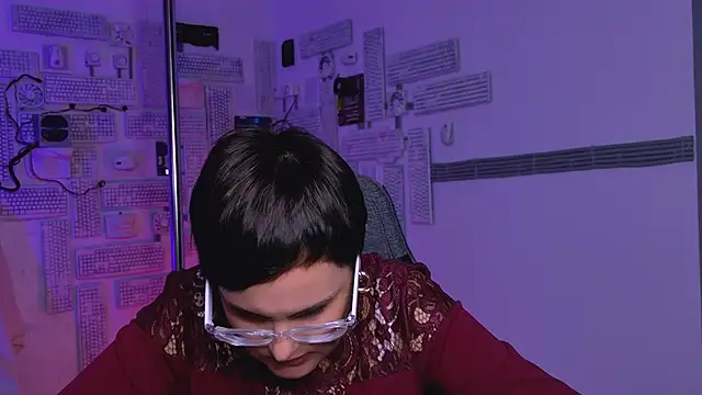 LauraDavidsons online show from 09-11-25, 08:14