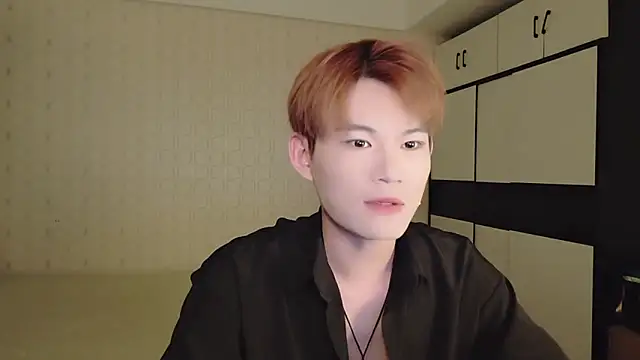 Snapshot of Dancer03 chatting on 09-10-25, 01:44 Dancer03 online show from 09-10-25, 01:44