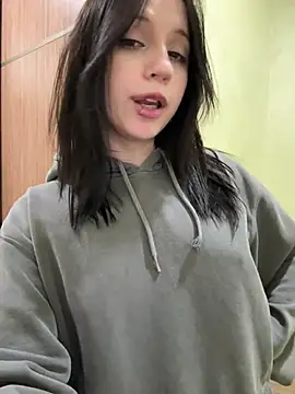 YourLittleDevil online show from 04-01-26, 01:41